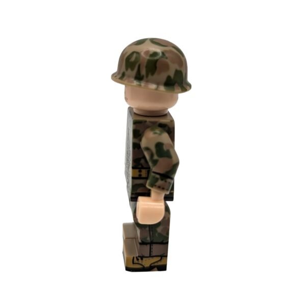 US Marine Corps full 'Frog skin' Camo Soldier Brick minifigure side view