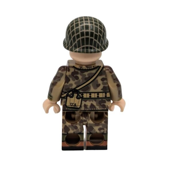 US Marine Corps Frogskin Camo Variant 2 Soldier brick minifigure rear view