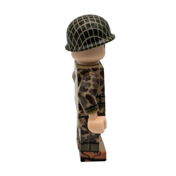 US Marine Corps Frogskin Camo Variant 2 Soldier brick minifigure side view